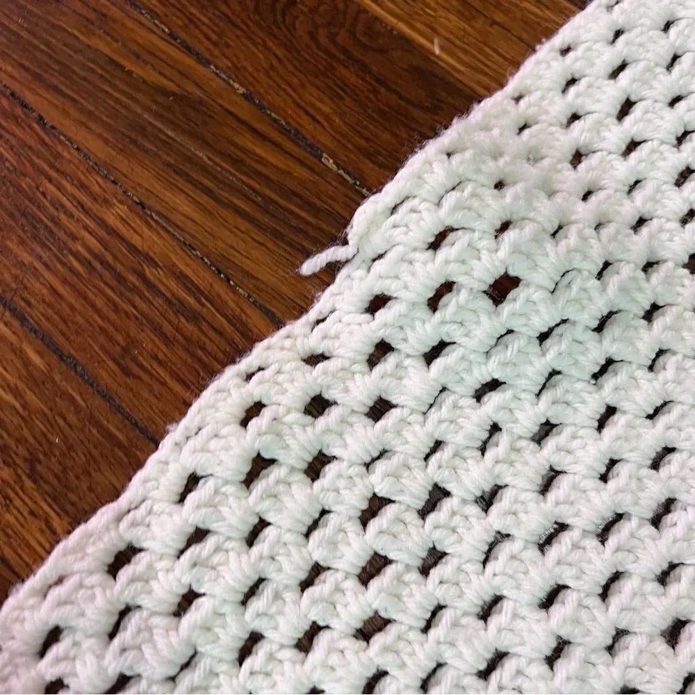 Hand Knitted Throw - Picture 4 of 6
